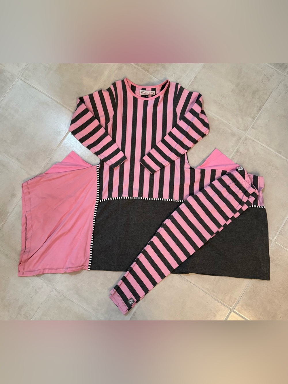KidCuteTure Sz 12 Charcoal Pink Dress & Capris NWOT